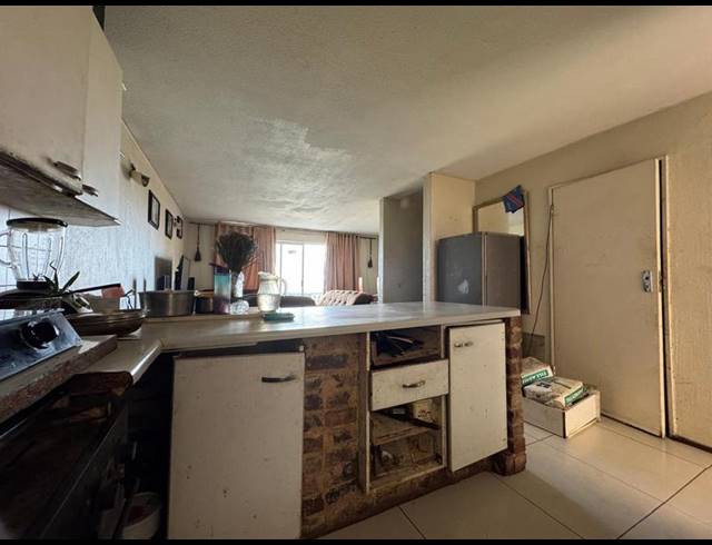 2 BEDROOM APARTMENT FOR SALE IN YEOVILLE